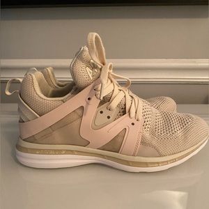 APL Women’s Ascend Sneakers; size 9